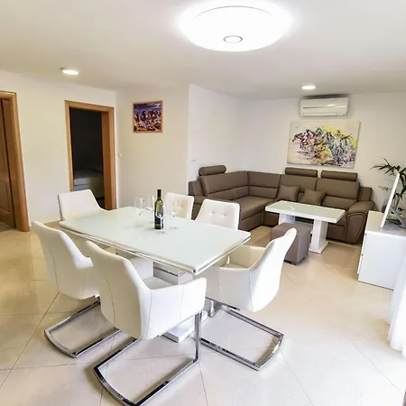 Villa-sana Villa